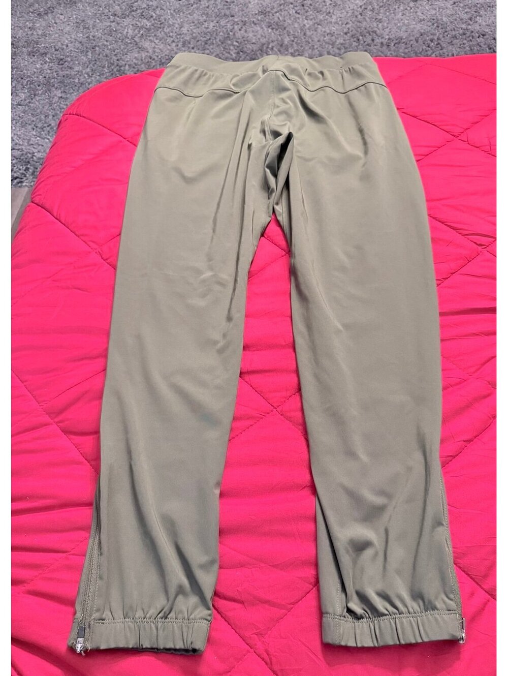 Mondetta Outdoor Project Men’s Olive Green Performance Jogger Pants Medium
